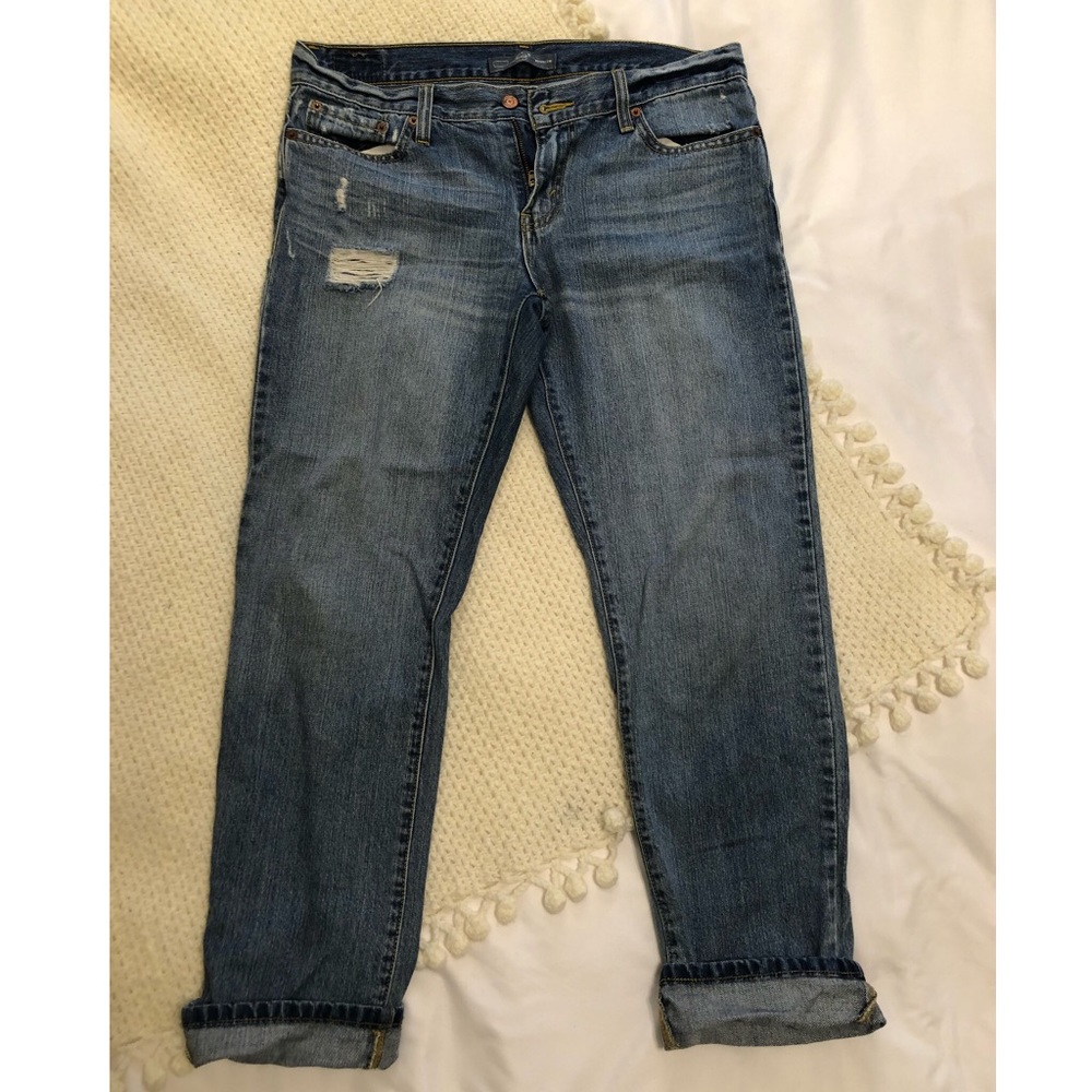 Levi’s Boyfriend Jeans Medium Wash Size 9